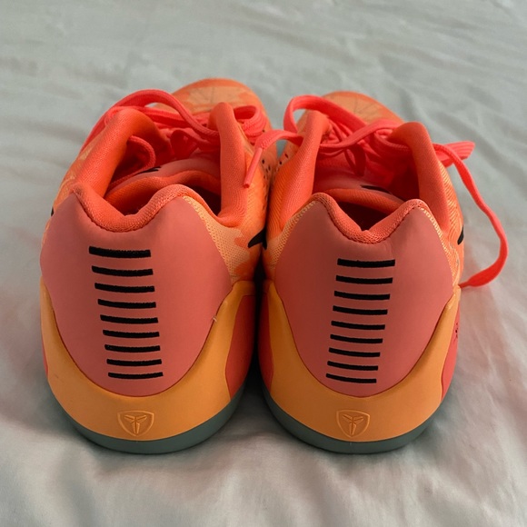 Kobe 9 EM low bright mango/peach cream. - Picture 3 of 5